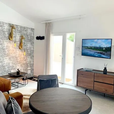 Apartamento Zoo Con Vistas Al Mar, Al Castillo De Y Al Montgo *